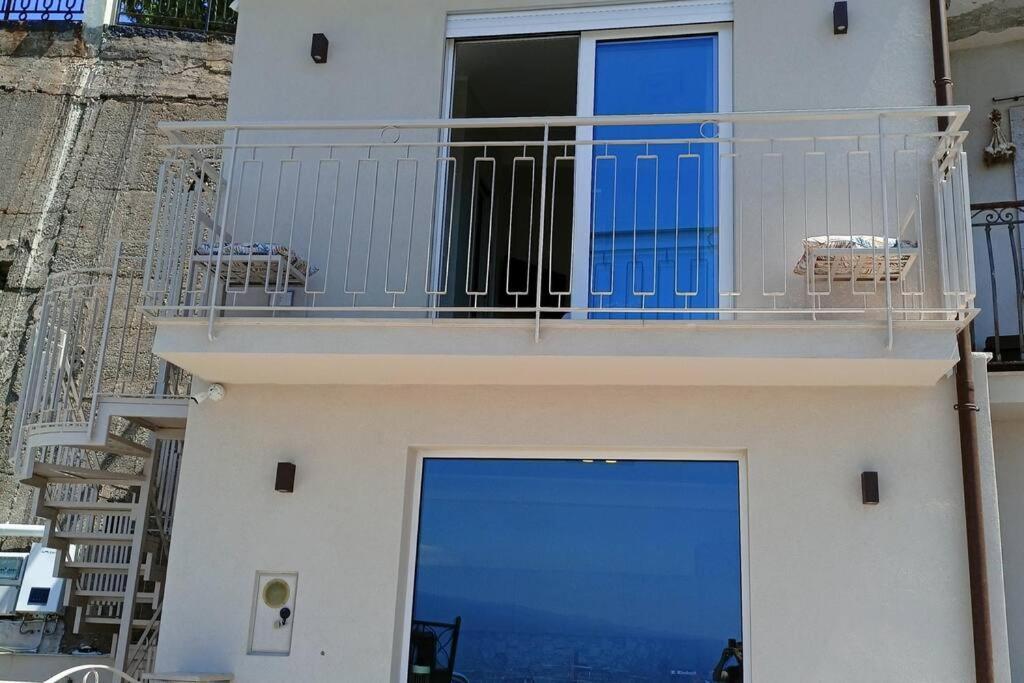 Апартаменты Stanza Mylai Etna View Кастельмола Экстерьер фото
