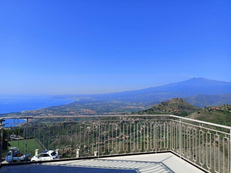 Апартаменты Stanza Mylai Etna View Кастельмола Экстерьер фото