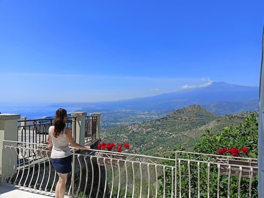 Апартаменты Stanza Mylai Etna View Кастельмола Экстерьер фото