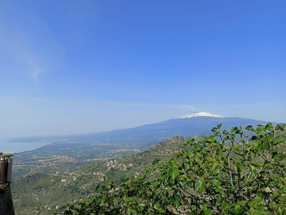 Апартаменты Stanza Mylai Etna View Кастельмола Экстерьер фото