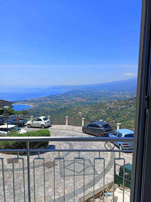 Апартаменты Stanza Mylai Etna View Кастельмола Экстерьер фото